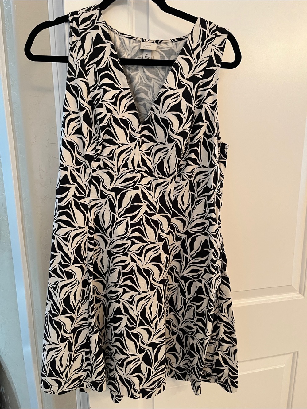 Sleeveless Black & White Leaf Print Fit-and-Flare Dress